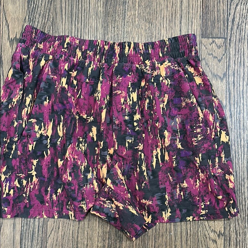 Lululemon Pace Breaker Shorts (M)